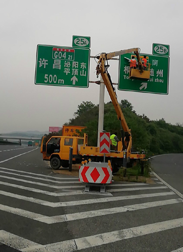 高速交通指示牌廠家、高速標(biāo)志牌價(jià)格、高速路牌廠家首選鄭州億路通標(biāo)牌廠